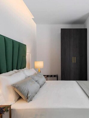 2 chambres, fer et planche à repasser, accès Internet, draps fournis