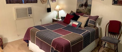 2 bedrooms, iron/ironing board, bed sheets