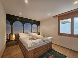 4 bedrooms, free WiFi, bed sheets