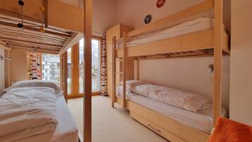 3 habitaciones, wifi gratis y ropa de cama