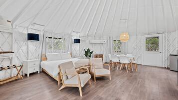 1 bedroom, WiFi, bed sheets