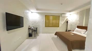 Double Room | Desk, free WiFi