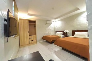 Quadruple Room | Desk, free WiFi - Laurel Heritage Resort and Spa (Santo Tomas)