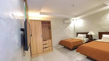 Quadruple Room | Desk, free WiFi