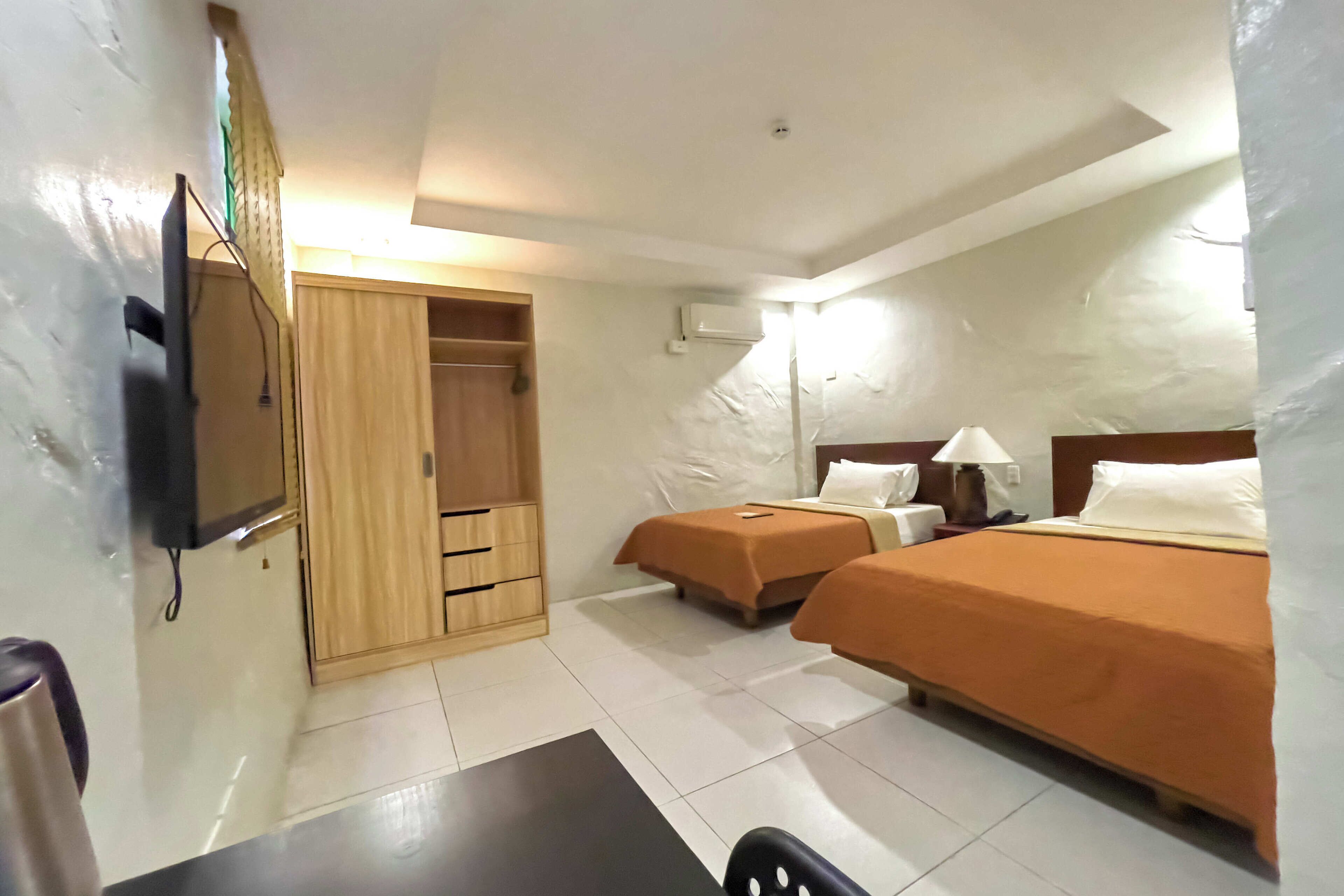 Quadruple Room | Desk, free WiFi