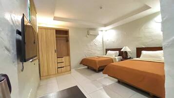 Kamar Quadruple | Meja kerja dan Wi-Fi gratis