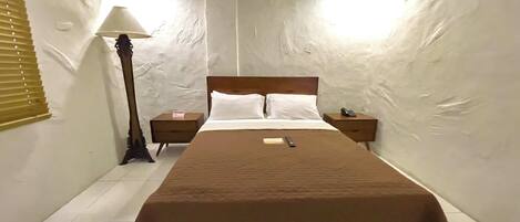 Quarto casal | Escrivaninha, Wi-Fi de cortesia