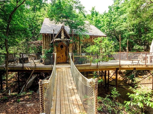 Hobbit Treehouse with Waterfall on the Brazos River for Glamping in Texas