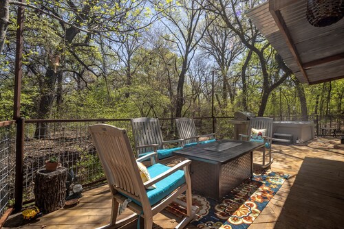 Hobbit Treehouse with Waterfall on the Brazos River for Glamping in Texas