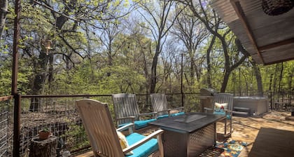 Hobbit Treehouse with Waterfall on the Brazos River for Glamping in Texas