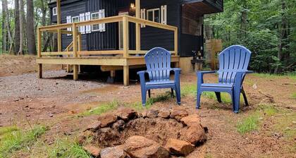 Luxury Tiny Home with Hot Tub in Suches - Perfect for Intimate Getaways in Georgia