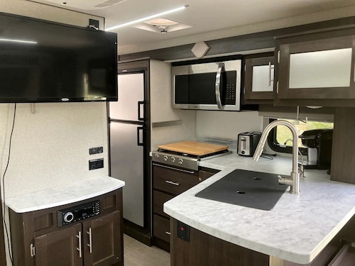 Tiny Caravan Great for Couples with Landscape Views in Idaho