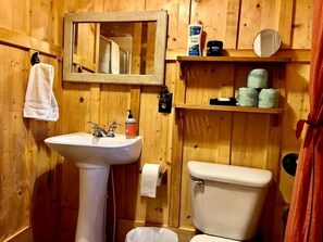 Whirlpool, Haartrockner, Handtücher, Toilettenpapier