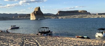 Traditional Navajo Hut Rental for a Secluded Vacation near Page, Arizona