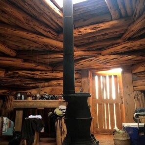 Interior - Traditional Navajo Hut Rental for a Secluded Vacation near Page, Arizona (Page)