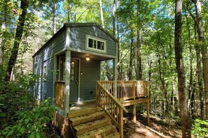Exterior - Amazing Pet-Friendly Tiny House Rental with Hot Tub in the Chattahoochee National Forest, Georgia (Suches)