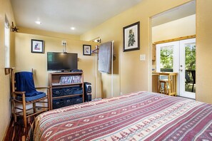 1 bedroom, bed sheets