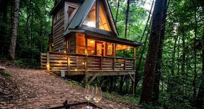 Charming Tree House with a Hot Tub in Chattahoochee National Forest, Georgia