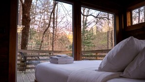 1 slaapkamer, een bureau, wifi, beddengoed