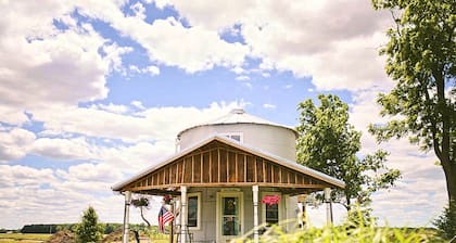 Converted Grain Silo for Unique Glamping Accommodation in Alvin, Illinois