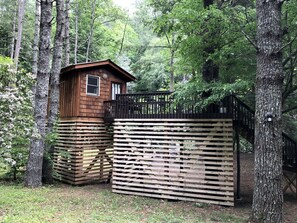 Exterior - Wonderful Tree House Getaway on the Toccoa River, for Glamping in Suches, Georgia (Suches)