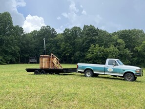 Property grounds - Off-Grid Experience in Cozy Mini A-Frame in Picturesque Tennessee (Grandview)