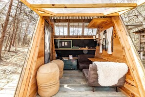 Property grounds - Off-Grid Experience in Cozy Mini A-Frame in Picturesque Tennessee (Grandview)