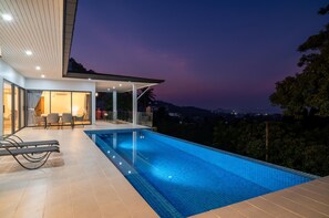 Outdoor pool, pool loungers - Brand New 3 bed Sea View Villa - KBR31 (Koh Samui)
