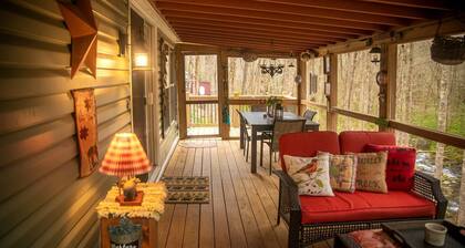 Remote Tree-House Style Cabin in Nantahala National Forest
