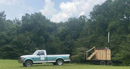 Eccentric Converted Bus, Perfect for a Tennessee Vacation
