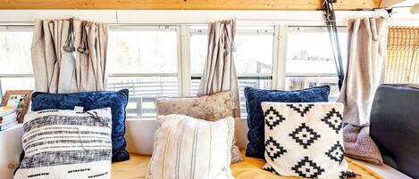 1 soverom, skrivebord, wi-fi og sengetøy