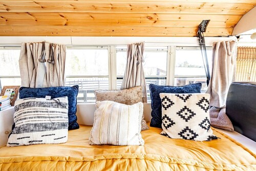 Eccentric Converted Bus, Perfect for a Tennessee Vacation