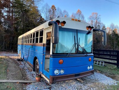 Eccentric Converted Bus, Perfect for a Tennessee Vacation