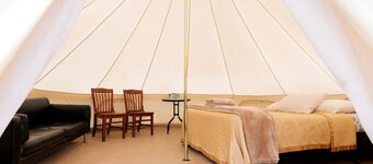 Dry Glamping Tent Near Zion National Park, Ideal for Couples