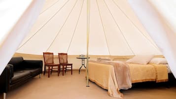 1 bedroom, bed sheets, wheelchair access