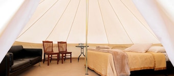 Dry Glamping Tent Near Zion National Park, Ideal for Couples