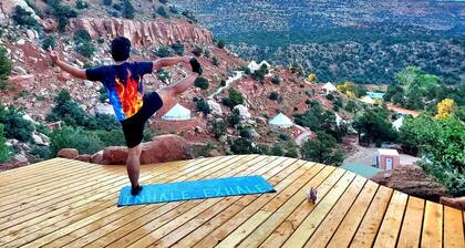 Dry Glamping Tent Near Zion National Park, Ideal for Couples
