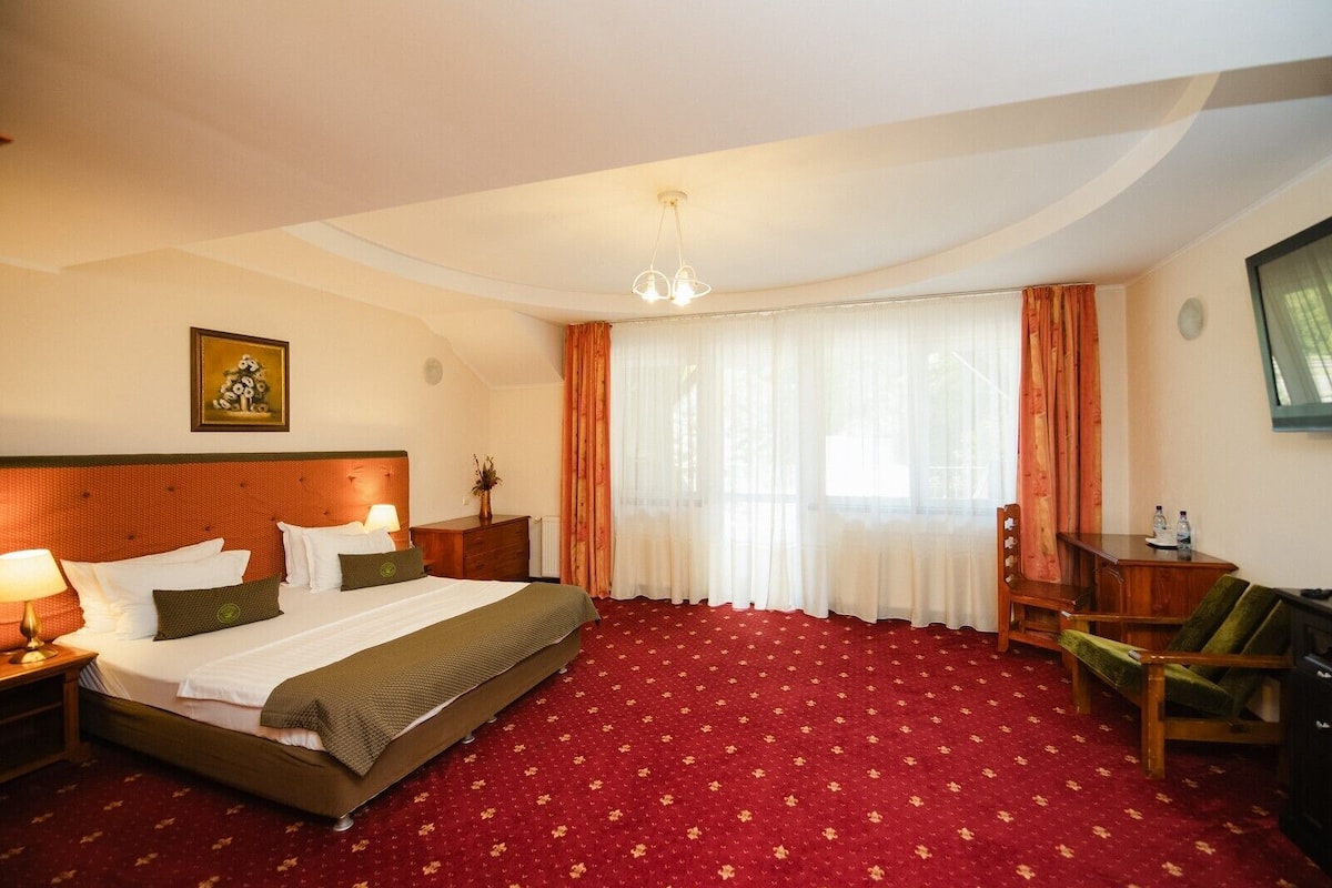 In-room safe, soundproofing, free WiFi