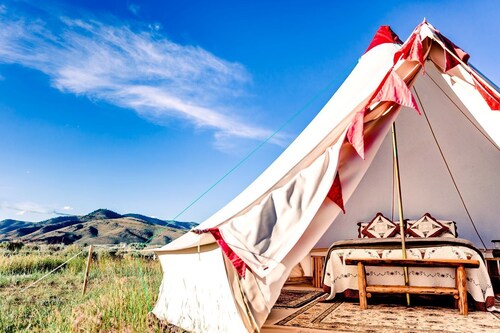 Gorgeous Bell Tent Retreat in Hot Spings, Montana