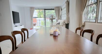 5 Beds 452sqm With Private Garden Pet-friendly Cctv Quiet and Homey