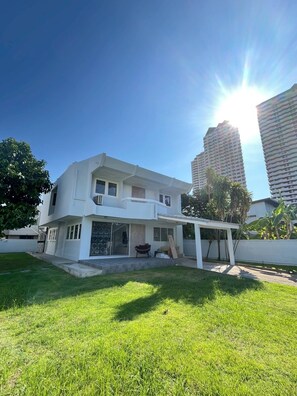 House, 4 Bedrooms, Smoking, Garden View | Exterior - 5 Beds 452sqm With Private Garden Pet-friendly Cctv Quiet and Homey (Bangkok)