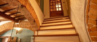 PALAZZO COLLESI
PRESTIGIOSO  AMPIO CIELO TERRA POSTO VICINO A PIAZZA PRINCIPALE