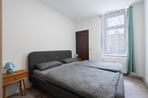 3 chambres, fer et planche à repasser, Wi-Fi, draps fournis