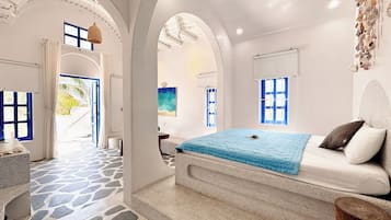 Phòng Suite Junior, ban công, quang cảnh thành phố | Màn/rèm cản sáng, phòng cách âm, bàn ủi/dụng cụ ủi quần áo