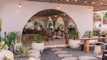 Mặt tiền nơi lưu trú