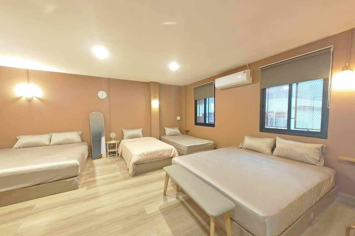 Suite familiar, vistas a la ciudad | Cortinas opacas, tabla de planchar con plancha, wifi gratis