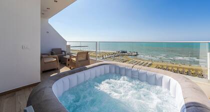The Seaview Jacuzzi Suite by PS