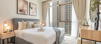 Harbourfront Views 1BR, Near Park and Minutes from Festival City Mall