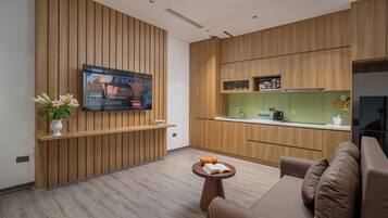 Deluxe Apartment, 2 Bedrooms | Private kitchen