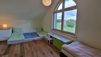 4 habitaciones, tabla de planchar con plancha y wifi gratis